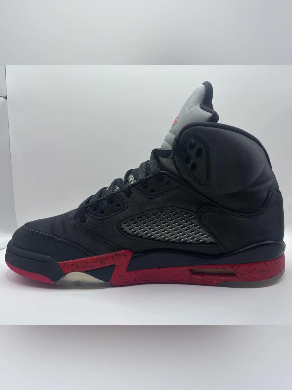 Air Jordan 5 Retro Satin Black Red, Men’s size 9, 136027-006